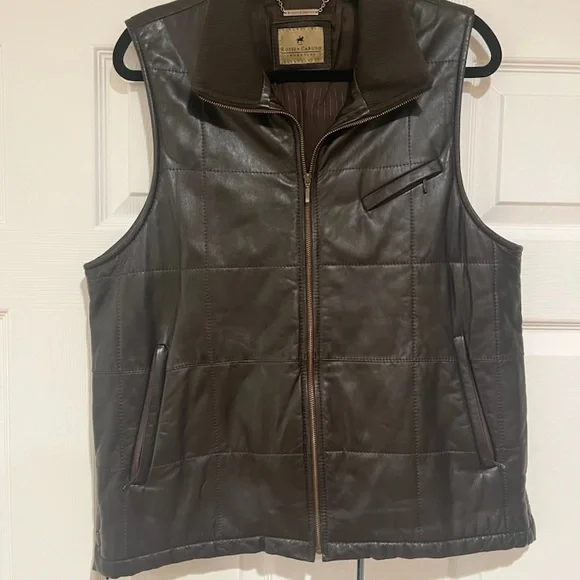 This is brown vest ! Very styles !